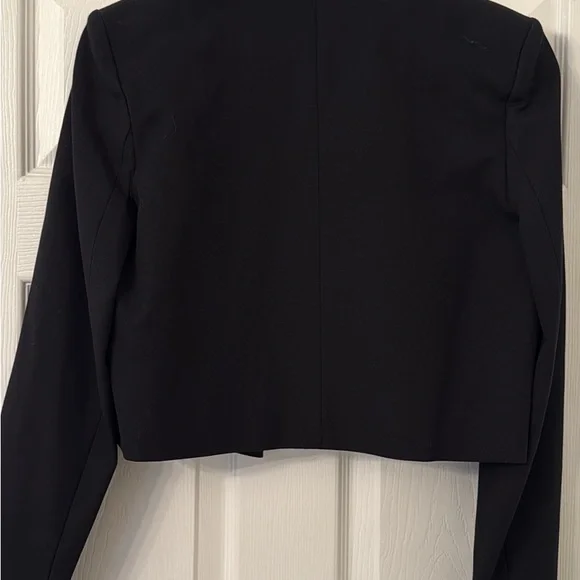 New, Never worn - Zara Black Cropped Blazer with Pearl Button - Picture 3 of 3